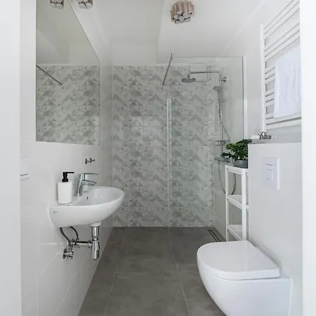 Lion - Chopina 29 With Parking 5 Min From The And Center